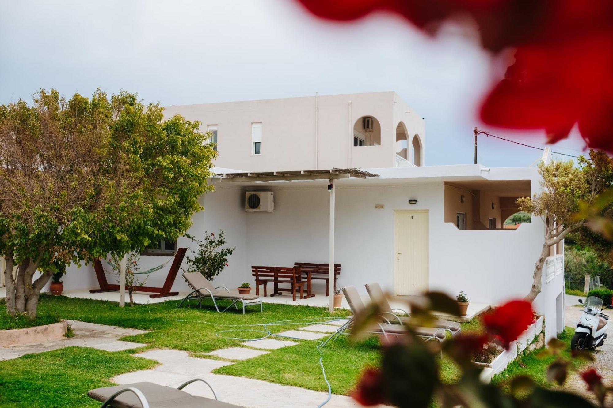 بلاكاس Finikas Apartments المظهر الخارجي الصورة